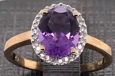 9K YG AMETHYST AND DIA CLUSTER RING 2.00