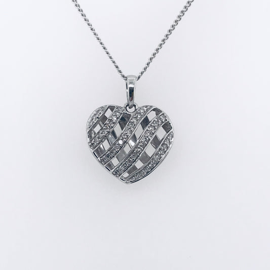 9K WG DIAMOND HEART PENDANT